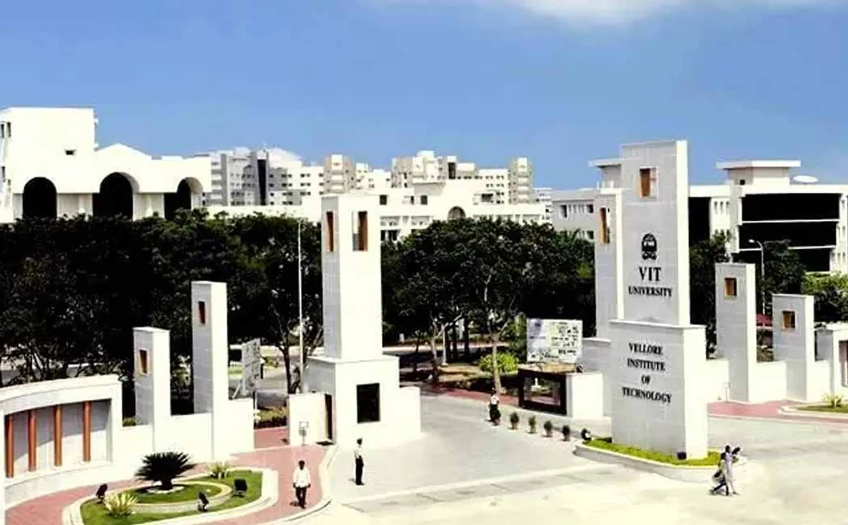 strike to be held in VIT campus by dmk